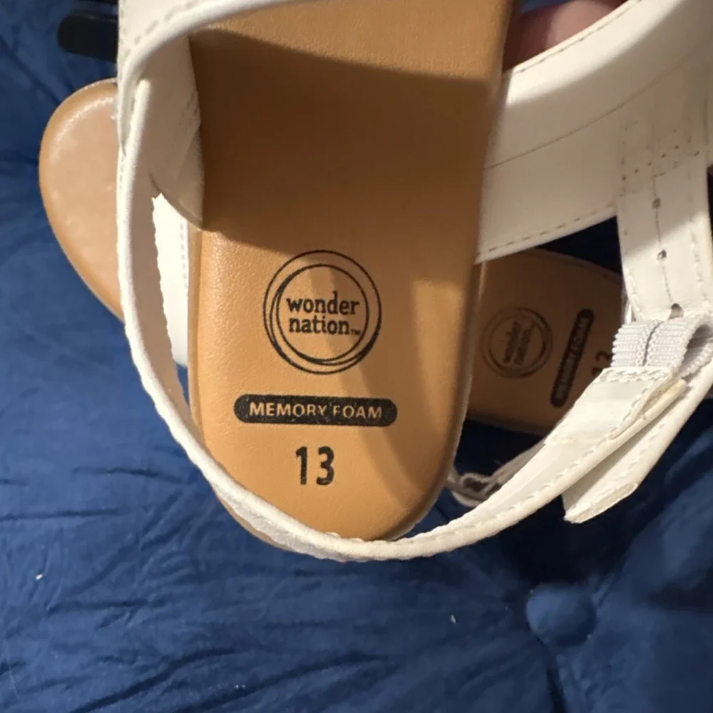 Wonder Nation Girls White Memory Foam Buckle Sandals Flat Heel Size 13